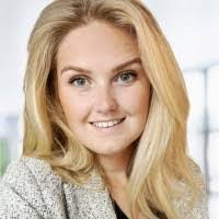 Ashley Henk's Instagram, Twitter & Facebook