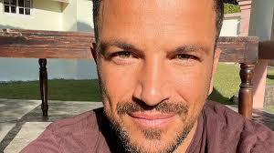 Peter Andre claims he's 'BANNED' from Buckingham Palace after destroying  priceless object in epic blunder that left late Queen 'unhappy'