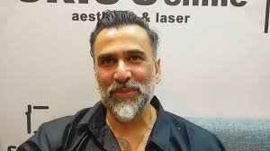 Tetap Bugar di Usia Setengah Abad Lebih, Ini Rahasia Jeremy Thomas