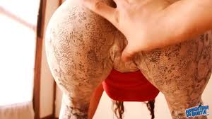 Perfect Round Ass In Tight Yoga Pants! Cameltoe & G-String! - XNXX.COM
