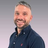 Rebecca Elton's Instagram, Twitter & Facebook