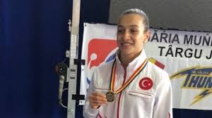 Batuhan çiftçi, geride kalan yıl londra 'da olimpiyat kotası almıştı. Buse Naz Cakiroglu Altin Madalya Kazandi Aspor