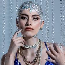 Kelly Odell's Instagram, Twitter & Facebook