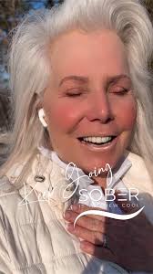 The sunshine makes me think of you. Place your hand