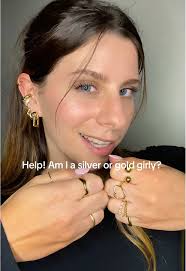 Silver or gold girly? ✨ Not @Mirta Miler or @𝐹𝑎𝑏𝑖𝑜𝑙𝑎 but help me  out, I can’t decide 🍃 #silverorgold #shakeittothemax #helpagirlout