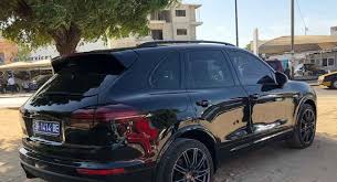 Porsche Cayenne 2015 Diesel Turbo Moteur 3 0 Boite Auto A 8 Rapports Avec Selecteurs Sequentiel Mode Sport Mode Sport Mode C Volant Sport Porsche Sport Mode