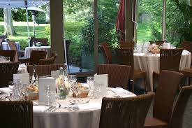 Restaurant Le Chalet Des Iles 14 Chemin De Ceinture Du Lac Inferieur 75016 Paris Chalet Restaurants Restaurant