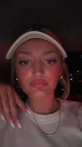 Brooke Ryder's Instagram, Twitter & Facebook