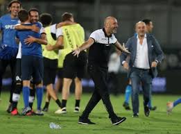 News e approfondimenti sul calciomercato i risultati e le cessioni dei calciatori più forti del campionato sulla diretta calcio di tuttomercatoweb.com. Napoli C E L Accoglienza Social Per Lo Spezia Foto Serie A Calciomercato Com