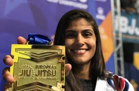 Faixa-marrom da Nova União, Michele Oliveira brilha no Europeu da IBJJF e  celebra título no peso-leve