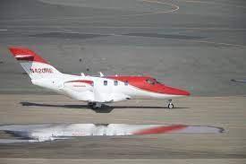 ホンダジェットが日本到着 羽田空港に降り立つ 画像集 ハフポスト ジェット機 ホンダ 羽田空港