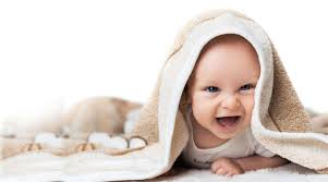 Bugün sizler ile 1 aylık bebek sizin hayatınıza ne gibi yenilikler katacak, 1 aylık bebek gelişimi nasıl olacak, 1 aylık bebek kaç kilo olmalı, 1 aylık bebek ne kadar uyur, 1 aylık bebek beslenmesi nasıl olmalıdır gibi önemli konulara bakacağız. 2 Aylik Bebek Kac Kilo Olmalidir Saglik Notu