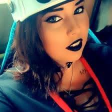 Leigh Covington's Instagram, Twitter & Facebook