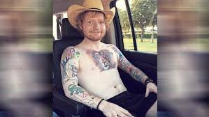 There is a letter tattoo that is the streets lyrics and the word red for dedicated to. Ed Sheerans Tatowierer Kritisiert Seine Eigenen Tattoos Tattoo Spirit