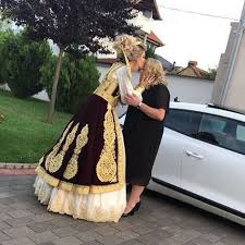Ich mache den test mit euch und shoppe einige. 200 Dimija Ideen Albanische Hochzeit Kleider Albanisch