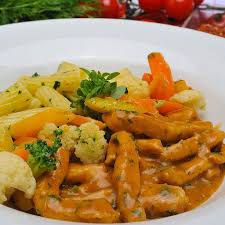 Geschnetzelte Truthahnbrust Mit Ras El Hanout Huhnergeschnetzeltes Geschnetzeltes Kochen Und Backen