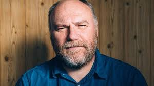 Alan Parks: "Los justicieros que se toman la justicia por su mano se creen  héroes, pero no lo son"