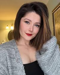 Anna Dalton's Instagram, Twitter & Facebook