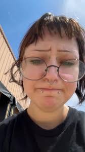 Kristin Leclair's Instagram, Twitter & Facebook