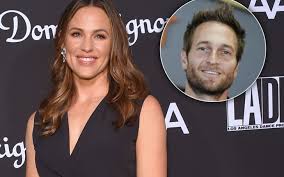 Ben affleck & jennifer garner are in a great place these days following their divorce. Jennifer Garner Is Thrilled To Be Dating New Boyfriend John Miller After Ben Affleck Divorce Glamour Fame