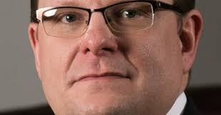 Spencer Singleton seeks Circuit Court judgeship held by David Guthrie