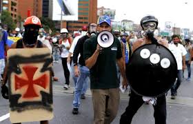 Resultado de imagen de guarimbas en venezuela