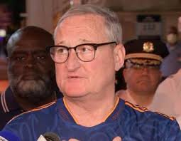 Mad or nah?': Philly residents react to the chaos at USPS