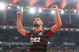PABLO MARÍ DE VOLTA AO BRASIL? Rival do Flamengo mira zagueiro campeão da Libertadores!