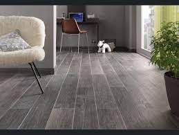 rechauffez vous avec le carrelage aspect bois carrelage imitation bois carrelage aspect bois carrelage interieur