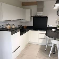 Cuisine Black White Table Cuisine Credence Cuisine Plan De Travail Granit