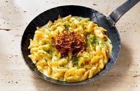 Spatzli Mit Bergkase Rezept Rezept Kasespatzle Rezept Rezepte Kochen Und Backen