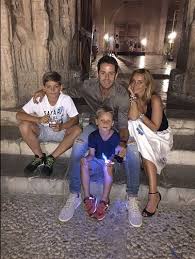 Jamie is a father of two, charley ,16, and beau ,12, from his previous marriage to louise redknapp, 46. Who Is Jamie Redknapp S Girlfriend Frida Andersson Lourie