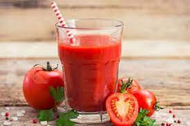 Jus tomat memiliki kandungan lycopene yang cukup banyak. Anda Penggemar Jus Tomat Ini Manfaat Dan Risiko Minum Jus Tomat Yang Harus Diketahui