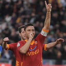 La lista dei partecipanti alla sfida di martedì 25 maggio 2021 alle 21, all'allianz stadium di torino martedì 25 maggio 2021 alle 21.00, all'allianz stadium di torino, si giocherà la partita del cuore che vedrà la nazionale cantanti sfidare i campioni per la ricerca. Questa Sera La 30 Partita Del Cuore In Campo Anche Totti Roma News