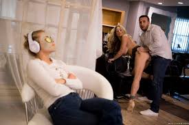 Sneaking In A Last Minute Facial photo set - OK.PORN