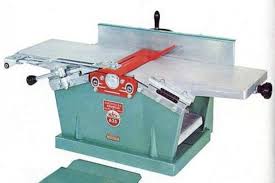 The planer can make a face flat using the sled, but it'll be very difficult to ensure that the boards are truly perpendicular to the planer table for edge jointing. Kity 635 Jointer Planer Info Guides User Tips Machine Atlas
