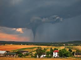 Často přichází na samotný povrch země. O Cem Je Sen Tornada Vyklad Snu Tornado Tornado Hurikan Ve Snu