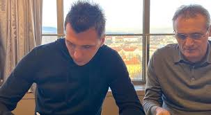 Forward mario mandzukic has extended his contract with juventus until 2021, the italian champions confirmed on wednesday. Ora E Ufficiale Mandzukic Lascia La Juve E Va In Qatar