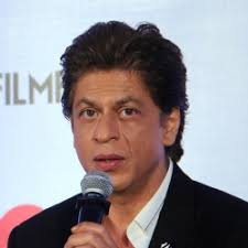 Fotocorp : Shahrukh Khan, Jitesh Pillai, Deepak Lamba Announcement of 63rd  Jio Filmfare Awards 2018