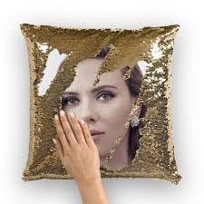 Scarlett Bradford's Instagram, Twitter & Facebook