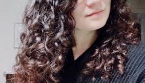3a curly hair spirals evenly throughout its length, giving it a distinctly springy feel. Top 10 Best Curly Hair Tips For Amazing 2c 3a Curls Socially Rockward