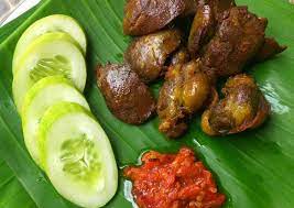 Tumis bumbu halus beserta dengan serai, daun jeruk dan daun salam. Bumbu Meracik Ati Ampela Goreng Bumbu Ungkep Mudah