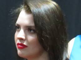 somos el espectador: DEBBIE CASTRO EN EXCELENTE TEMPORADA EN SU DEBUT EN LA  ACTUACION