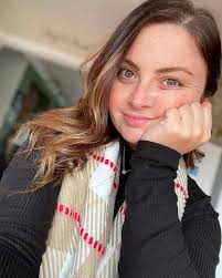 Sara (@saralizzietv) • Instagram photos and videos