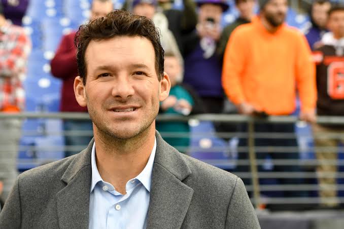 Twitter Loves Tony Romo's Super Bowl Commentary