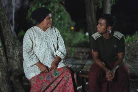 Unfortunately, his first ever surgery is unsuccessful and the patient passes away. Dukun Doktor Dani On Moviebuff Com