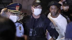 Ronaldinho is a free agent in pro evolution soccer 2020. Ronaldinho Gegen Kaution Nun Im Hausarrest Aktuell Amerika Dw 08 04 2020