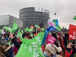 Juste avant le rassemblement de la manif pour. La Manif Pour Tous Alsace Home Facebook