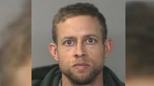 Matthew Cornejo fue condenado a un año de cárcel por posesión de  pornografía infantil