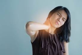 Lantas, bagaimana membedakan bengkak kelenjar getah bening dengan bengkak kelenjar tiroid? Leher Bengkak Apa Saja Penyebabnya Hello Sehat